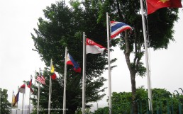 Flags from ASEAN countries on flag poles. Credit: Gunawan Kartapranata, CC BY-SA 3.0, via Wikimedia Commons 