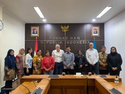 xecutive Director Patrick Earle and DTP trainer Matthew Coghlan met with DTP alumni and KomnasHAM Commissioners. Credit: DTP