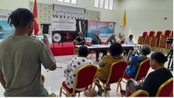 Press conference in New Ireland concenring deep sea mining ship. Credit: Jonathan Mesulam