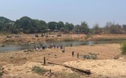 People at the river border between Thailand and Myanmar. Credit: Fortify Rights