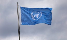 UN Flag flying on flag pole. Credit: picture.alliance/dpa