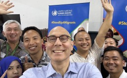 Selfie of UN High Commissioner for Human Rights with migrant worker CSOs in Malaysia. Credit: Volker Turk/X