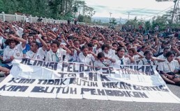 Yahukimo regency students in Dekai reject free school meal program – February 3, 2025. Credit: Istimewa